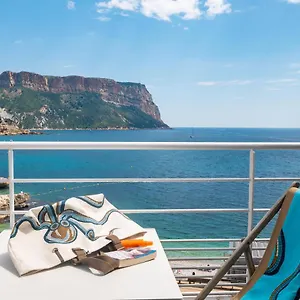 https://hotel-de-la-plage-mahogany.fr-provencehotel.com