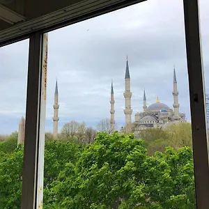 Optimist 3* Istanbul